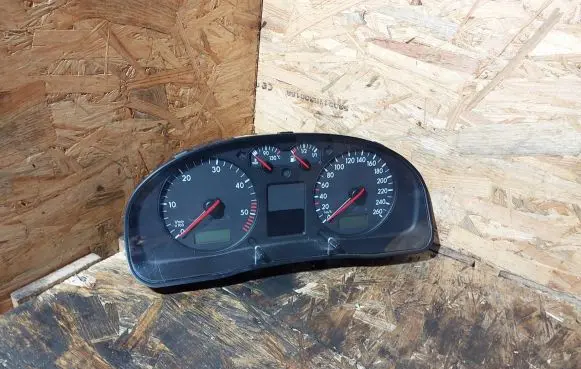 Volkswagen PASSAT B5 Speedometer (instrument cluster) 3B0920822AX VWZ7Z0Y2908691 270900082617