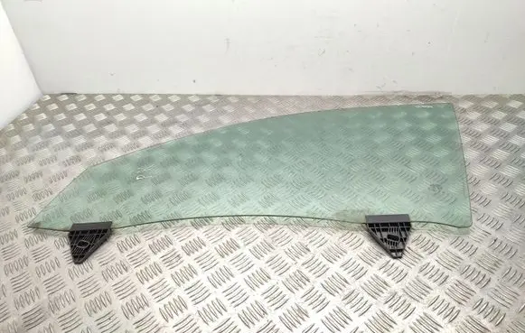 Seat Exeo (3R) Front door window glass four-door
