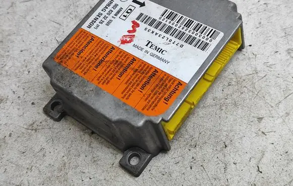 Mercedes-Benz E W210 Airbag control unit/module 0028203226 39328
