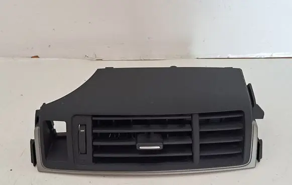 Toyota Verso Dash center air vent grill 556700F030B0