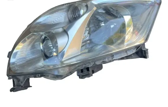 Toyota Auris 150 Headlight/headlamp 8117002460