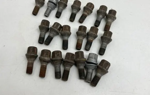 Renault Megane IV Nuts/bolts 