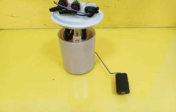 Renault Thalia I In-tank fuel pump 8200027963