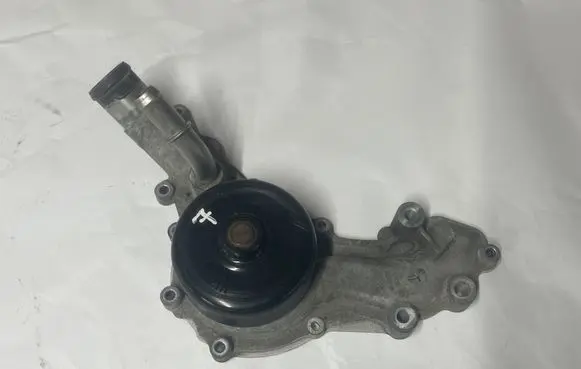 Dodge Challenger Water pump 05184498