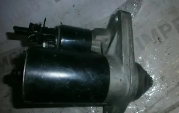 Volkswagen Golf IV Starter motor 0001121016