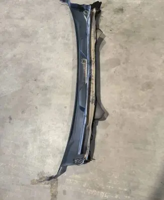 BMW 7 G11 G12 Other engine bay part 7357237 11252010 07108109110111