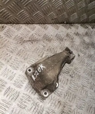 Mercedes-Benz R W251 Engine mounting bracket a6422230204