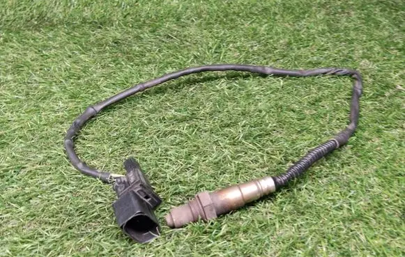 Volkswagen Touareg I Lambda probe sensor 077906262 0258007227