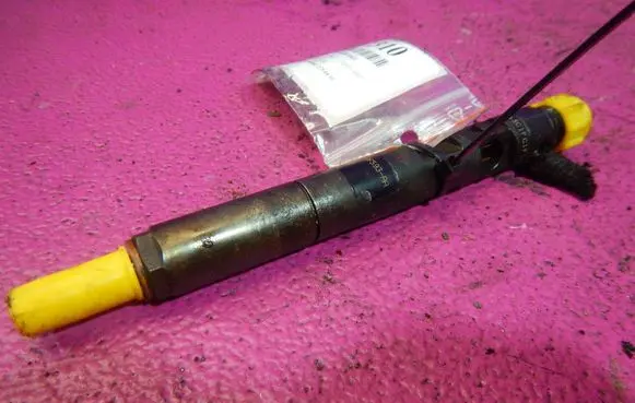 Fuel injector