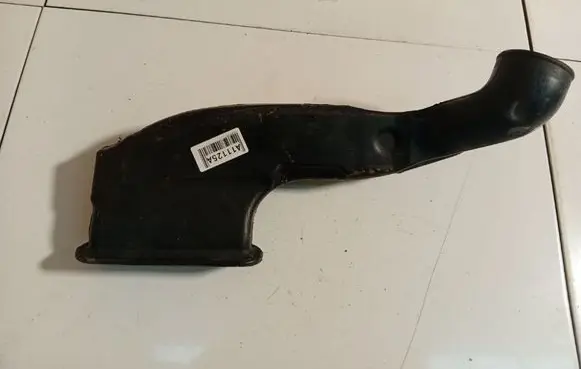 Opel Astra H Air intake hose/pipe 55351756
