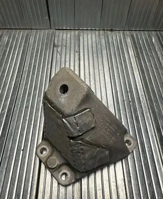 BMW 5 F10 F11 Engine mounting bracket 6795958 73681310 6781242