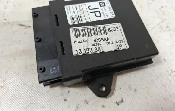 Opel Vectra C Door control unit/module 13193367 8582 93GRAA