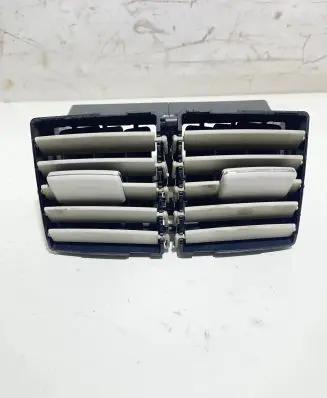 Mercedes-Benz GL X164 Rear air vent grill A1648300454