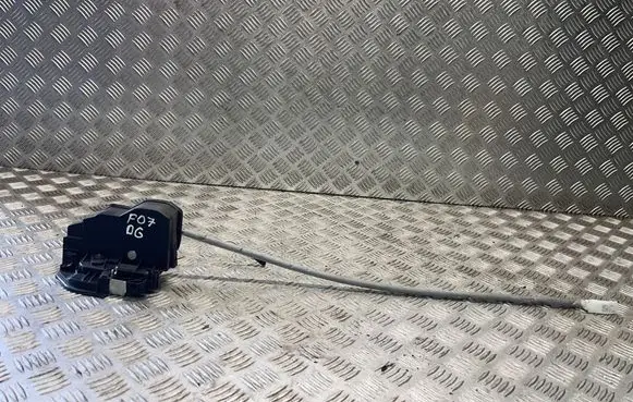 BMW 5 GT F07 Rear door lock 7202148