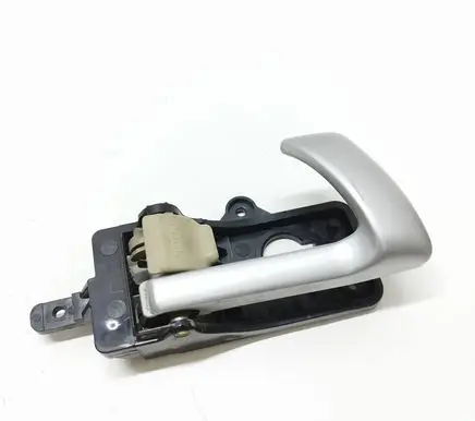 Hyundai Santa Fe Front door interior handle 82623CM000