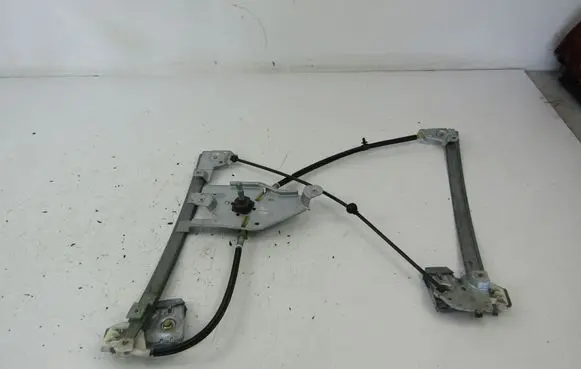 Skoda Octavia Mk1 (1U) Front door manual window regulator 