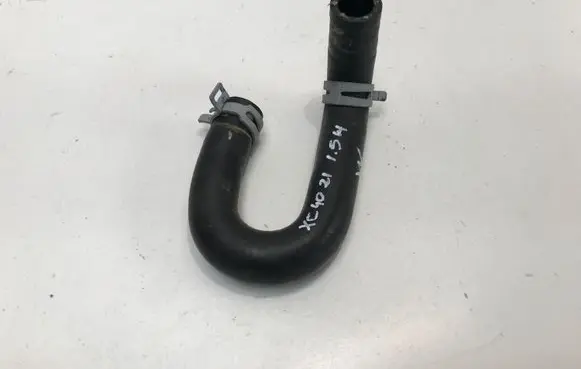 Volvo XC40 Engine coolant pipe/hose AI18