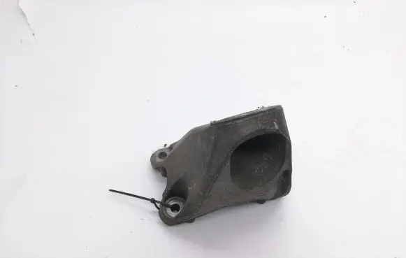 Audi Q7 4L Engine mounting bracket 7L8199307