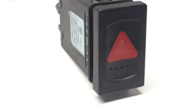Volkswagen PASSAT B5 Hazard light switch 3B0953235E