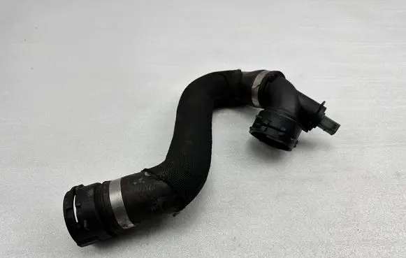 Audi A8 S8 D4 4H Engine coolant pipe/hose 4H0121055 4H0121055AH