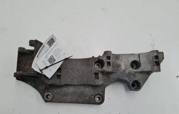 Volkswagen New Beetle Generator/alternator bracket 045903143C