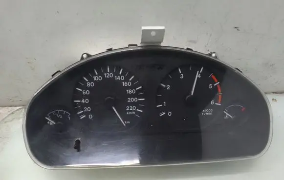 Speedometer (instrument cluster)
