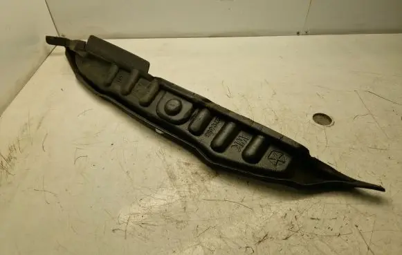 Jeep Grand Cherokee Fender foam support/seal 68046265A