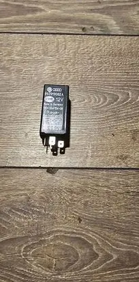 Volkswagen PASSAT B5.5 Other relay 893919082A 5KH00415408