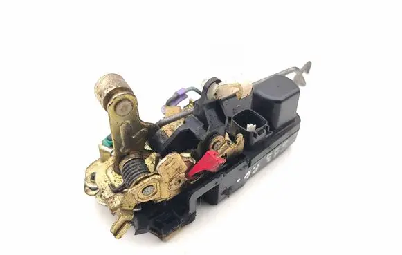 Chrysler PT Cruiser Front door lock