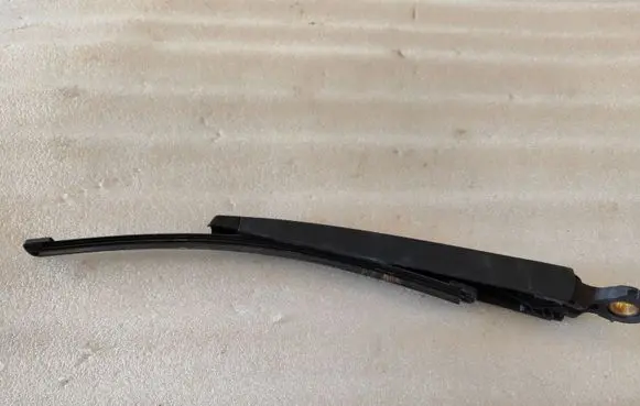 Skoda Yeti (5L) Rear wiper blade arm