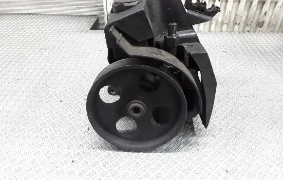 Citroen Xsara Picasso Power steering pump 9636320580