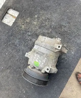 Renault Scenic I Air conditioning (A/C) compressor (pump) 7700103536