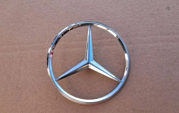 Mercedes-Benz W123 Manufacturers badge/model letters 1237580158