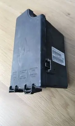 Dodge Caliber Fuse module P04692207AF T5XQH1217K6ND3