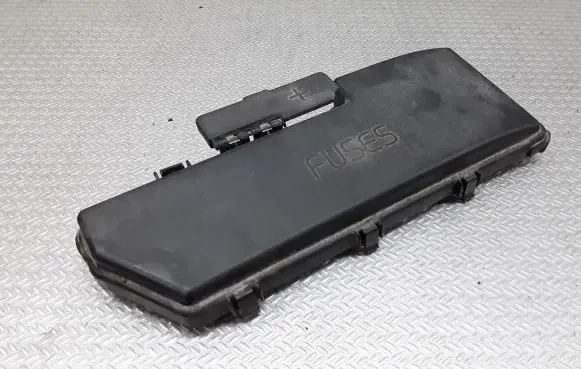 Volvo XC90 Fuse box cover 9494211