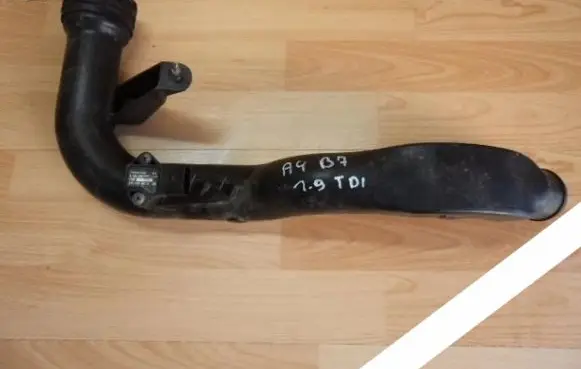 Audi A4 S4 B7 8E 8H Engine coolant pipe/hose