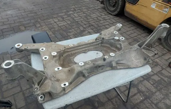 Jaguar E-Pace Front subframe K8D25C145CA002