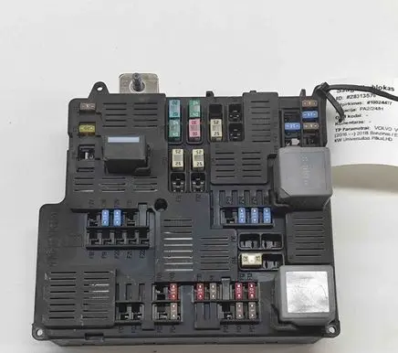 Volvo S90, V90 Fuse module 31676132