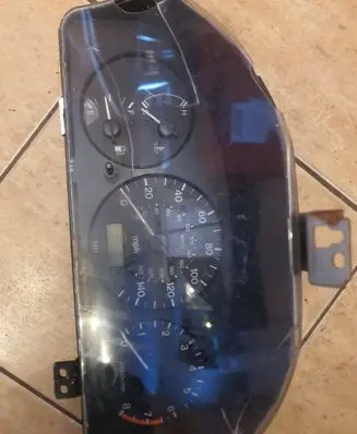 Mazda 626 Speedometer (instrument cluster) FLGE7WD