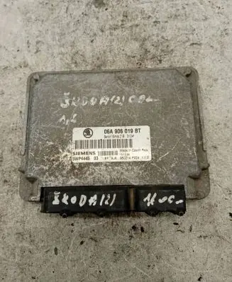 Skoda Octavia Mk2 (1Z) Engine control unit/module 06A906019BT 5WP4445