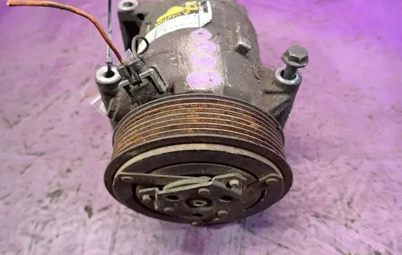 Renault Megane II Air conditioning (A/C) compressor (pump) 8200053264