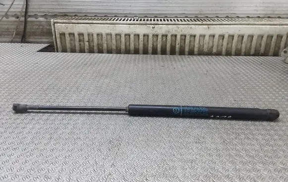 Volkswagen Fox Tailgate/trunk strut/damper 5Z6827550B