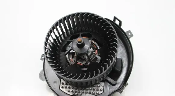 Volkswagen PASSAT B8 A/C air flow flap actuator/motor 3Q2819021