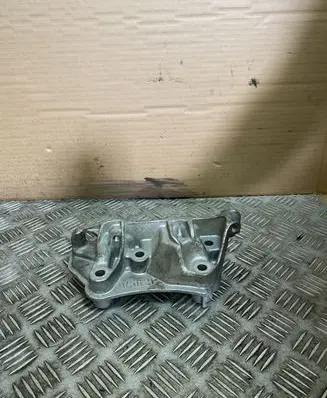 Opel Combo E Engine mounting bracket 9810967480