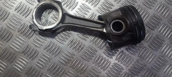 Ford Mondeo Mk III Piston with connecting rod