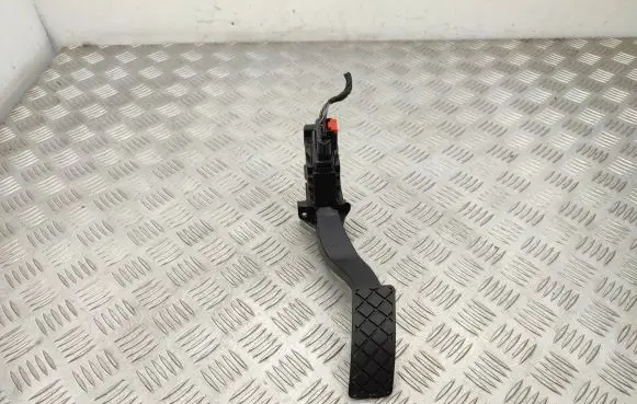 Volkswagen Golf VII Accelerator throttle pedal 5Q1723503H