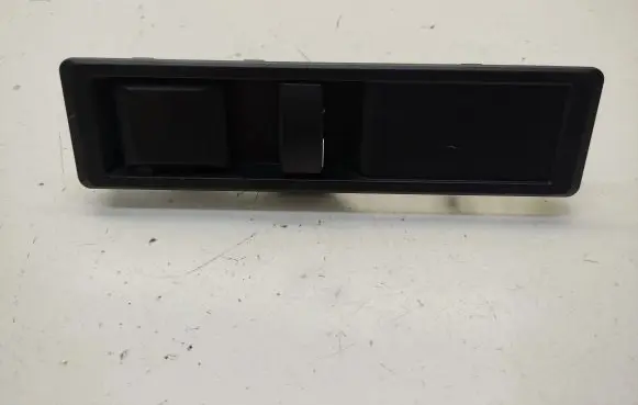 BMW 3 G20 G21 12 V Socket (rear) 6994497 51476994497