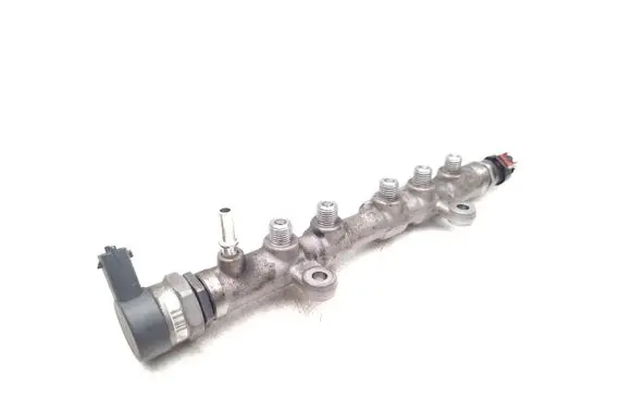 Jaguar XE Fuel main line pipe G4D3-9D280-AA 0445214332