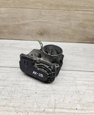 Toyota Corolla Verso AR10 Throttle valve 220300D011 7L07 0645