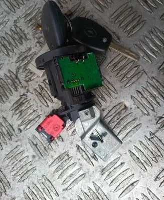 Renault Clio III Ignition lock